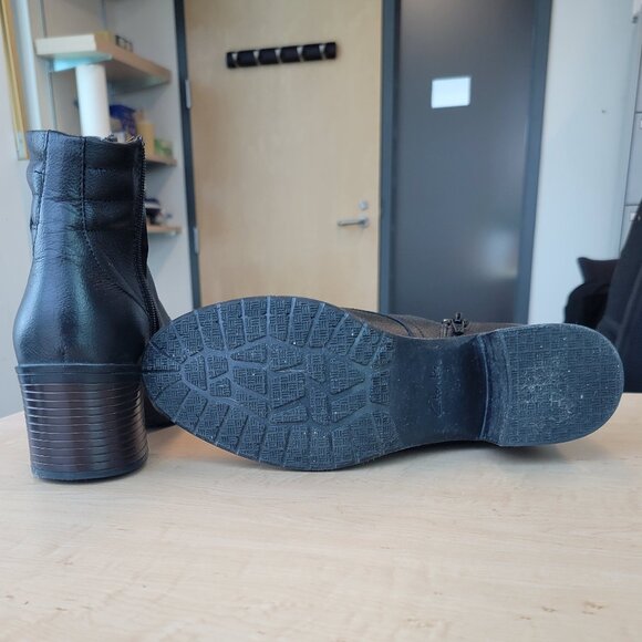 CLARKS Women's Hollis Jasmine Fashion Boot Black Leather - Picture 5 of 7